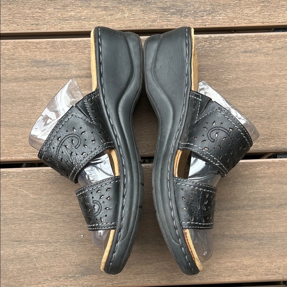 Y2K Clarks Collection Casual Black Wedge Sandal with Stitching Detail - Size 7 - Picture 7 of 15